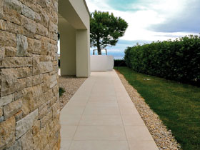 Porcelain surfaces: outdoor living solutions 
