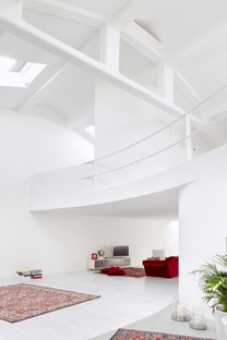ultrarkitettura Loft White House: Organic Architecture and Planned Emptiness in Mestre
