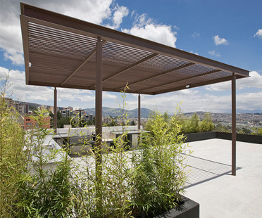 NAJAS arquitectos designed the ICON apartment building in Quito, Ecuador<br />
