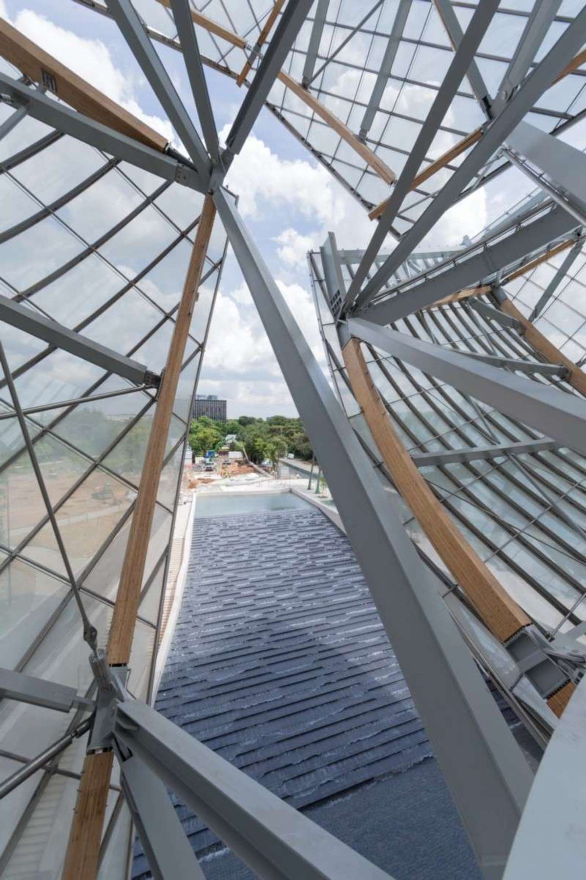 Louis Vuitton Foundation ❤ Frank Gehry Architects