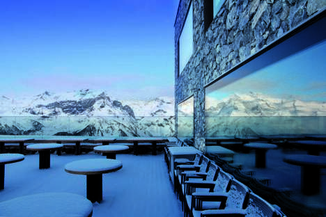 Chetzeron Hotel, a hotel in the Alps
