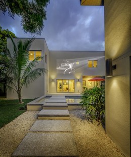 Traction Architecture's Bougainvillea House
