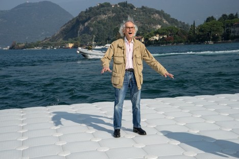  Christo e Jeanne-Claude The Floating Piers photo by Wolfgang Volz
