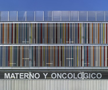 Díaz y Díaz Arquitectos Maternity and Oncologic Parking, Spain
