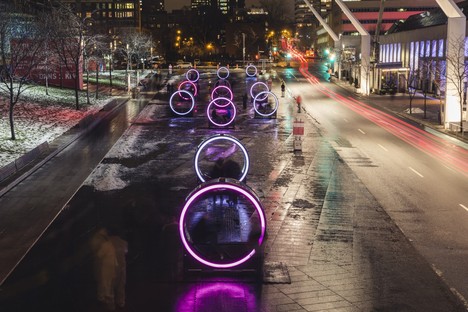 Luminothérapie Loop giant wheel and light effects in Montréal
