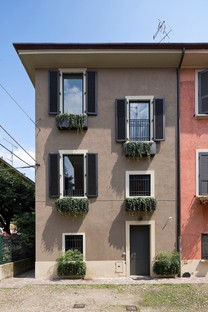 Westway Architects vertical loft in Milan
