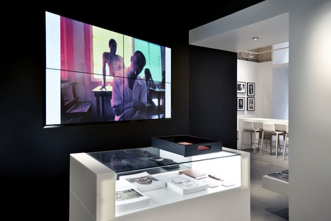 DC10: a surface project for the Leica Store in Rome
