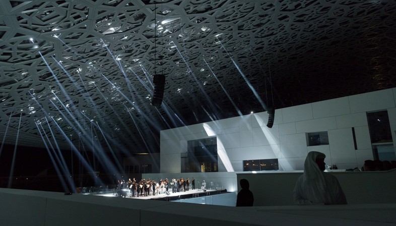 Jean Nouvel Louvre Abu Dhabi the museum and the sea | Floornature