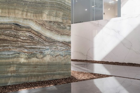 Ariostea’s Ultra Marmi and Ultra Onici collections at Cersaie 2017
