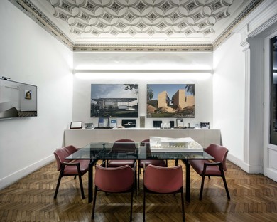 Home and studio: two interior designs by Schiattarella Associati 
