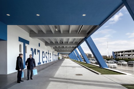 FUD Lombardini22 Physical Branding pedestrian walkway and entrance for Trieste Airport
