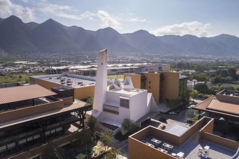 Carranza Ruiz Arquitectura Pueblo Serena Shopping Centre, Monterrey, Mexico
