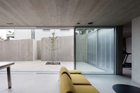 Hercule, a single-family home designed by 2001

