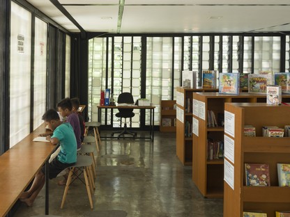 Architectures in Indonesia: a micro-library and a residence
