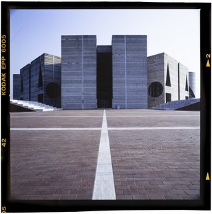 Exhibition: The architecture of Louis Kahn in the photographs of Roberto Schezen