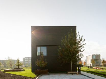 Pasel Künzel Architects designs K41 Black Diamond for living in a cube in Utrecht
