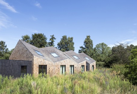 Blee Halligan Architects from barn to B&B: Five Acre barn in Suffolk
