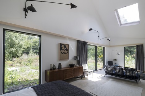 Blee Halligan Architects from barn to B&B: Five Acre barn in Suffolk
