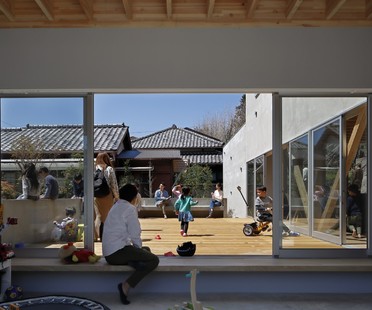Yamazaki Kentaro Design Workshop creates the Hayama House, Terrace in the town 
