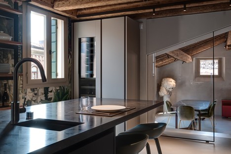 Giuseppe Tortato Architects: an exciting new story for a penthouse in Padua
