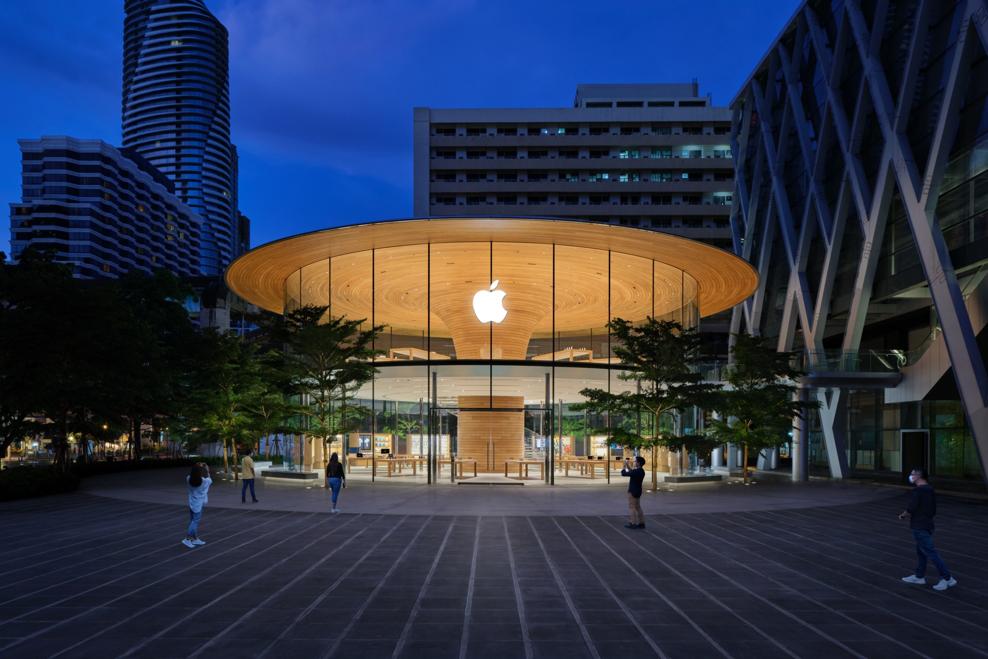 Foster Partners Apple Central World a new iconic store for Bangkok