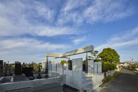 Takeshi Hosaka Architects renovates the grave of the Kamakura Yukinoshita Church
