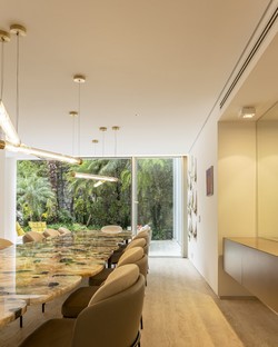 Fernanda Marques Associated Architects designs Bucareste, private residence in São Paulo
