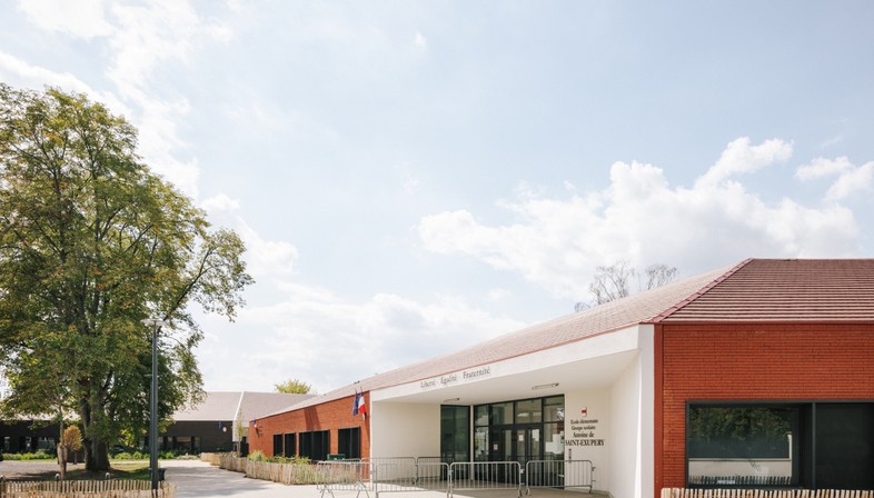 Vallet de Martinis Architectes two new schools in Noyon, France
