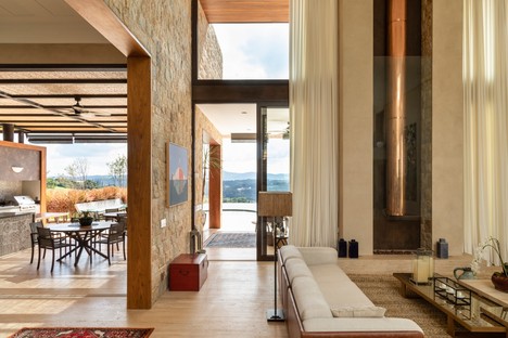 Gilda Meirelles Arquitetura EQ House natural materials for a house surrounded by nature
