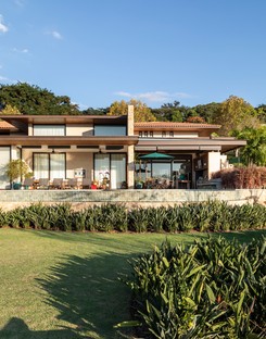 Gilda Meirelles Arquitetura EQ House natural materials for a house surrounded by nature
