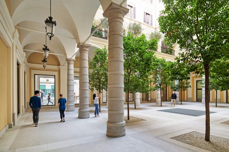 Foster + Partners designs Apple Store in Via del Corso in Rome
