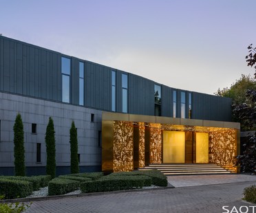 SAOTA Silver Pine, a house in a pine grove in Moscow
