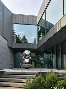SAOTA Silver Pine, a house in a pine grove in Moscow
