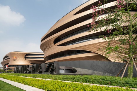 Zaha Hadid Architects designs Infinitus Plaza global headquarters in Guangzhou, China 
