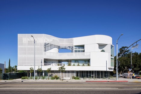 Brooks + Scarpa designs Magnolia Hill Apartments in Los Angeles
