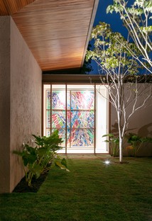 Gilda Meirelles Arquitetura Pitombas House a modular house to blend into nature
