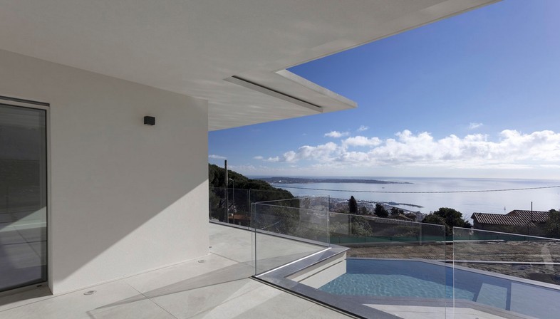 Refined Fiandre Architectural Surfaces for the iconic style of Villa Duna in Cannes 
