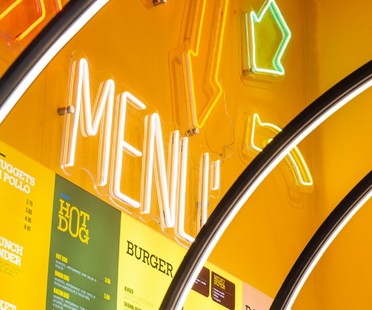 Puccio Collodoro Architetti designs Minimal Pop Interiors for a fast food restaurant in Palermo