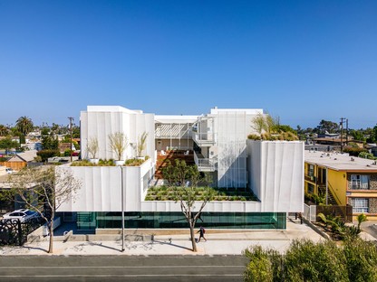 Brooks + Scarpa The Rose Apartments in Los Angeles


