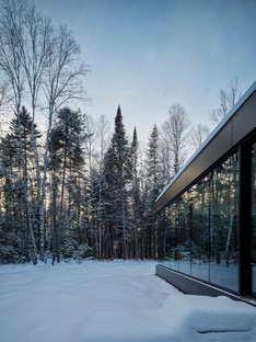 ACDF Architecture designs a glass house to rediscover the connection with nature

