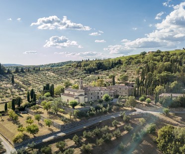 Pierattelli Architetture enhances the Tuscan landscape through a contemporary recovery project
