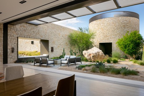 Architecture and nature, a home in the desert: Fort 137 by Daniel Joseph Chenin

