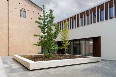 MAB Arquitectura: Regeneration and Participation in the New Reggiolo Parish Centre
