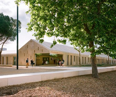 Architecture and resistance, the school complex designed by O-S and NAS in Béziers  
