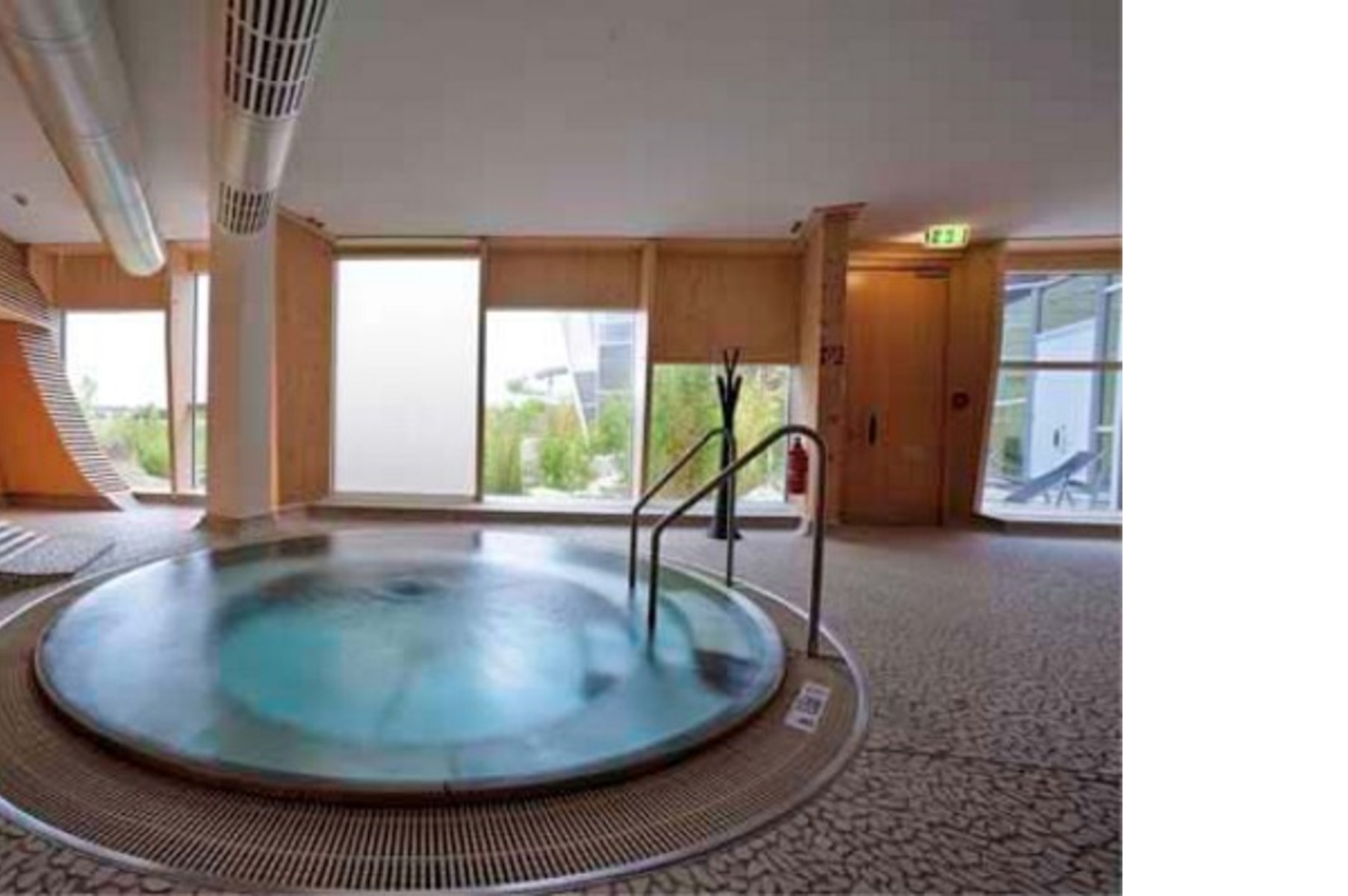 Les Thermes In Strassen Luxembourg Floornature