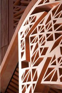 Foster + Partners’ solar powered building in Abu Dhabi