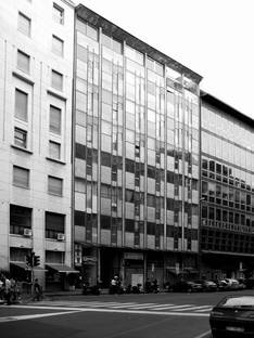 Vico Magistretti building in Corso Europa
