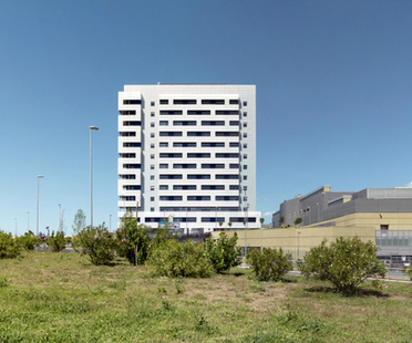 Valle Architetti, residential and commercial tower in Rome
