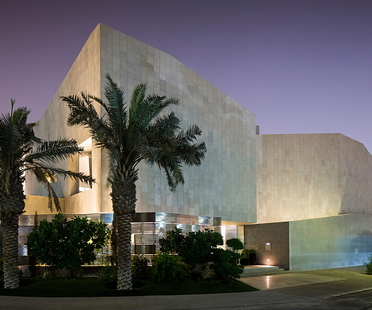 AGi Architects’ wall house in Khaldiya (Kuwait City)
