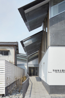 Takao Shiotsuka Atelier: Public library in Taketa, Japan
